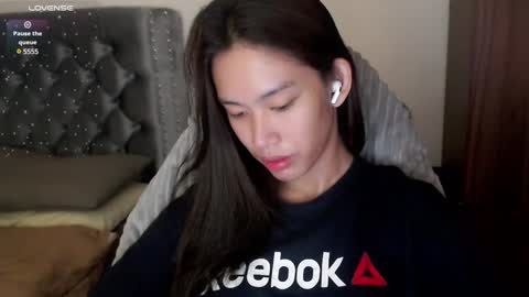 Snapshot of its_me_cora chatting on February 24, 2025, 5:33 am Cora online show from February 24, 2025, 5:33 am