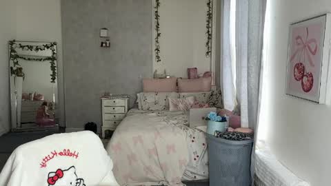 Bella Peach online show from May 3, 2026, 3:18 pm