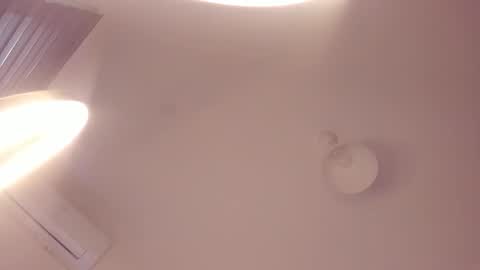 Snapshot of itsbellax chatting on October 27, 2025, 8:51 am Isabella online show from October 27, 2025, 8:51 am