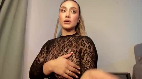 Snapshot of itsbellax chatting on February 6, 2026, 4:10 pm Isabella online show from February 6, 2026, 4:10 pm