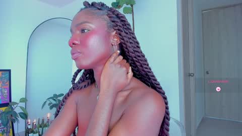 Snapshot of itslau_ chatting on February 2, 2025, 5:04 pm lau online show from February 2, 2025, 5:04 pm