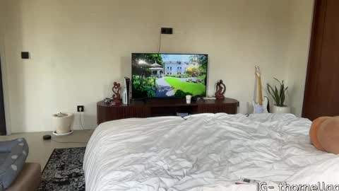 Luna online show from April 11, 2026, 7:45 am