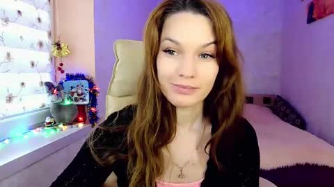 Snapshot of itslunaday chatting on December 18, 2024, 10:08 am itslunaday online show from December 18, 2024, 10:08 am