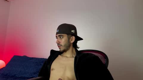 Snapshot of itsmartin_ chatting on February 17, 2026, 2:30 am itsmartin_ online show from February 17, 2026, 2:30 am