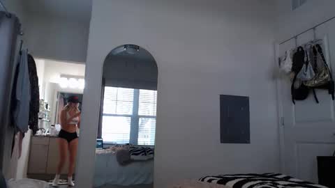 Snapshot of itsmealexisrae chatting on November 25, 2025, 5:24 pm Alexis Rae online show from November 25, 2025, 5:24 pm