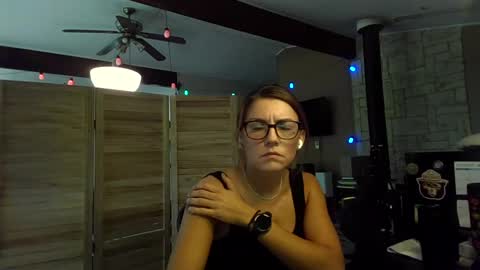 Snapshot of itsmesophie_x chatting on October 6, 2025, 3:53 pm ItsMeSophie X online show from October 6, 2025, 3:53 pm