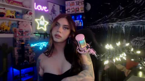 Snapshot of itsnickibabyy chatting on January 26, 2025, 11:08 pm Nicki Foxx online show from January 26, 2025, 11:08 pm