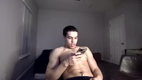 Snapshot of itstarzan chatting on December 15, 2024, 6:18 am TARZAN online show from December 15, 2024, 6:18 am