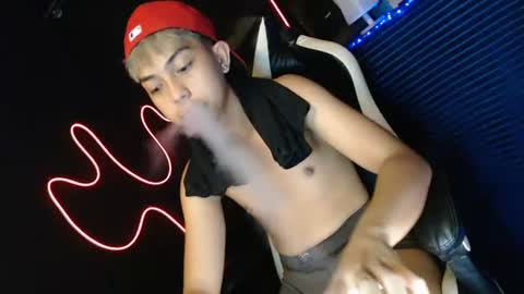 Snapshot of itsyourcummerboy_xx chatting on June 18, 2026, 9:14 am Kyle online show from June 18, 2026, 9:14 am
