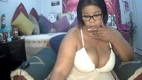 Snapshot of itumeleng74 chatting on February 8, 2025, 4:04 pm itumeleng74 online show from February 8, 2025, 4:04 pm
