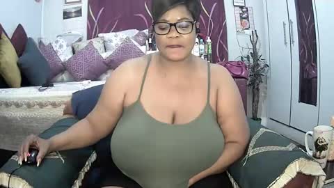 Snapshot of itumeleng74 chatting on February 17, 2025, 10:58 pm itumeleng74 online show from February 17, 2025, 10:58 pm
