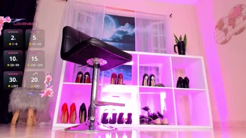 Call me Itzel   online show from October 15, 2025, 1:11 pm