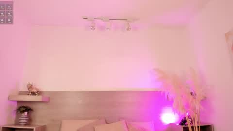 ivana_hall online show from September 29, 2025, 7:51 pm