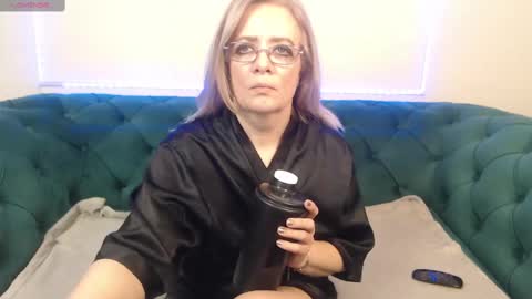 ivanacharm online show from February 16, 2025, 10:43 am