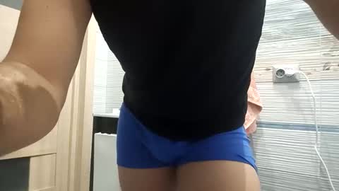 Snapshot of ivanes888 chatting on December 22, 2025, 4:42 am Mickey online show from December 22, 2025, 4:42 am