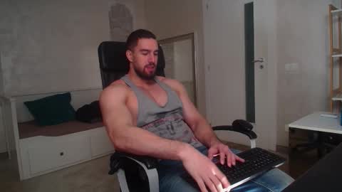 IvanHydee online show from February 3, 2026, 5:38 am