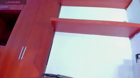 ivannapretyts online show from November 4, 2025, 4:39 pm