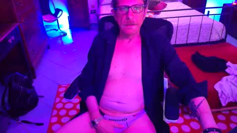 Snapshot of ivariello chatting on September 24, 2025, 7:50 pm yves online show from September 24, 2025, 7:50 pm