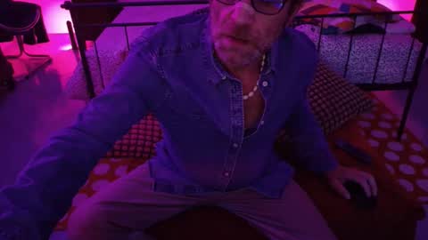 Snapshot of ivariello chatting on October 16, 2025, 11:44 am yves online show from October 16, 2025, 11:44 am