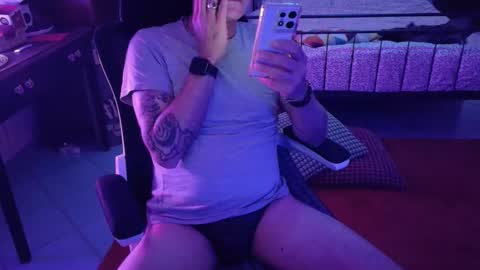 Snapshot of ivariello chatting on November 10, 2025, 7:18 am yves online show from November 10, 2025, 7:18 am