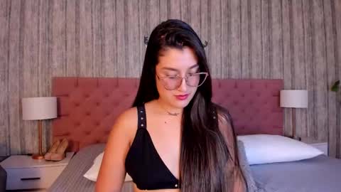 Ivonne online show from September 21, 2025, 9:05 pm