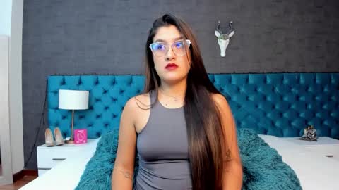 Ivonne online show from September 26, 2025, 11:36 am