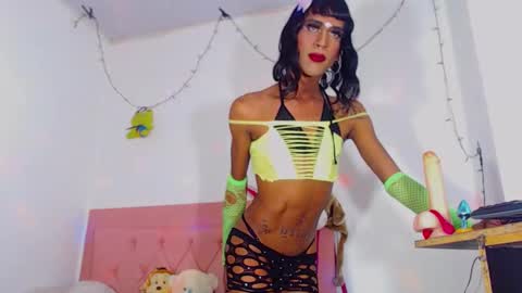 ivonneth online show from March 25, 2026, 2:39 am