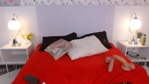 IvonnyBon online show from April 14, 2026, 3:34 am