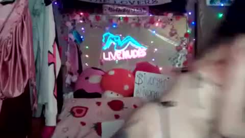 ivorytrixx online show from July 13, 2026, 2:47 am