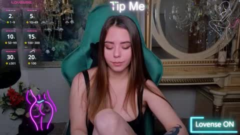 Snapshot of ivorywood_ chatting on October 4, 2025, 8:56 am ivorywood_ online show from October 4, 2025, 8:56 am