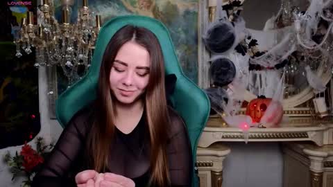 Snapshot of ivorywood_ chatting on November 10, 2025, 4:28 pm ivorywood_ online show from November 10, 2025, 4:28 pm