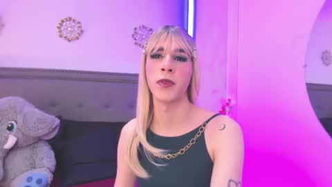 Snapshot of ivvy_rousse chatting on July 15, 2026, 2:33 pm ivi rosse online show from July 15, 2026, 2:33 pm