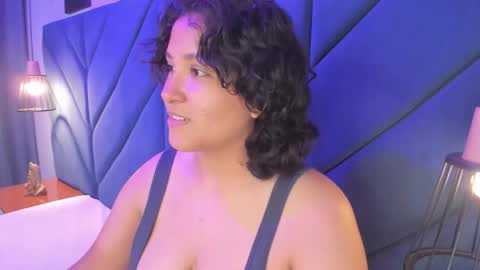 Ivy and Molly online show from November 1, 2025, 8:22 pm