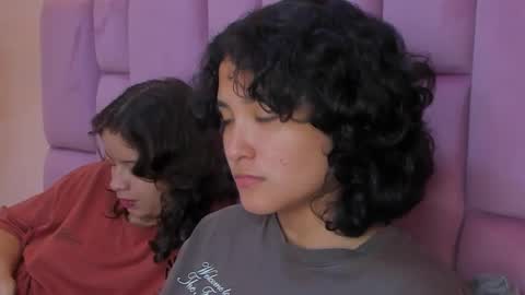 Ivy and Molly online show from November 9, 2025, 9:51 am