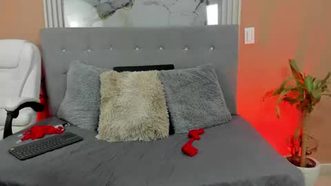 Snapshot of ivy_heat chatting on April 19, 2026, 2:00 am Ivy Heat online show from April 19, 2026, 2:00 am