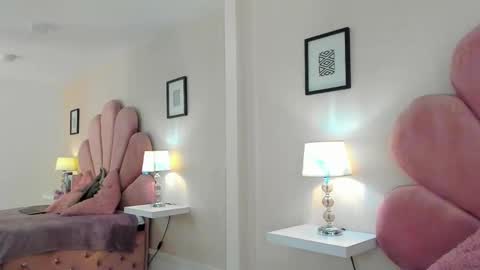 Snapshot of ivyangel_mei chatting on March 12, 2025, 5:49 pm Ivy online show from March 12, 2025, 5:49 pm