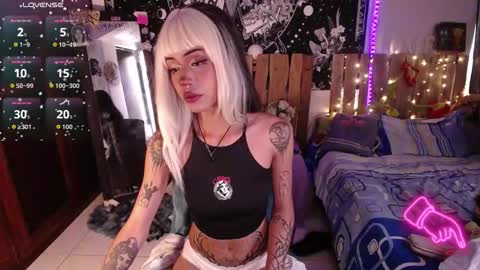 Ivy bank   online show from November 19, 2025, 7:58 pm