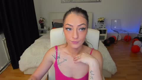 Snapshot of ivyfoxx_ chatting on December 2, 2024, 1:02 pm IvyFox online show from December 2, 2024, 1:02 pm