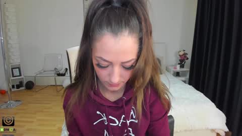 Snapshot of ivyfoxx_ chatting on January 29, 2025, 1:28 pm IvyFox online show from January 29, 2025, 1:28 pm