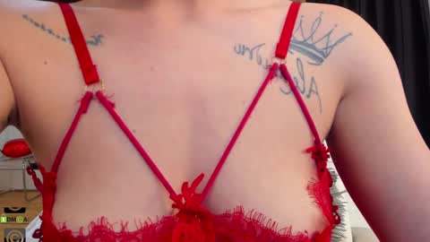 Snapshot of ivyfoxx_ chatting on February 14, 2025, 11:42 am IvyFox online show from February 14, 2025, 11:42 am