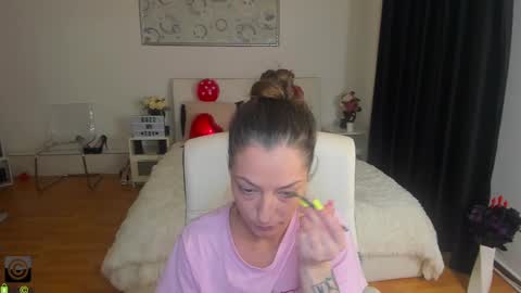 Snapshot of ivyfoxx_ chatting on February 24, 2025, 4:58 pm IvyFox online show from February 24, 2025, 4:58 pm