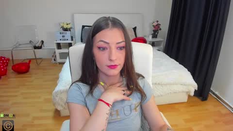 Snapshot of ivyfoxx_ chatting on March 8, 2025, 11:48 am IvyFox online show from March 8, 2025, 11:48 am