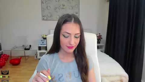 Snapshot of ivyfoxx_ chatting on March 9, 2025, 12:42 pm IvyFox online show from March 9, 2025, 12:42 pm