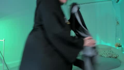 IVY - Follow me 3 online show from December 8, 2024, 7:05 am