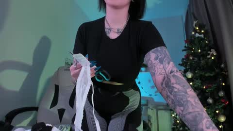 IVY - Follow me 3 online show from December 31, 2024, 6:37 am