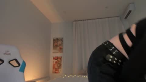 IVY - Follow me 3 online show from January 12, 2025, 6:39 am