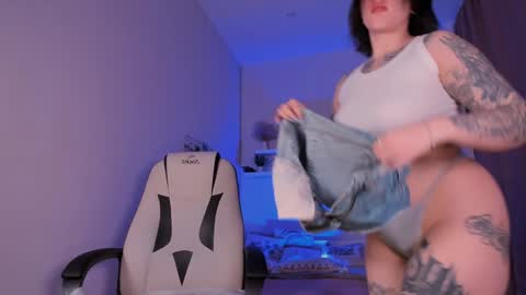 IVY - Follow me 3 online show from January 30, 2025, 6:56 am