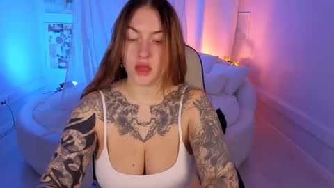 IVY - Follow me 3 online show from November 7, 2025, 9:31 am