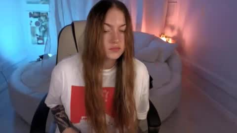 IVY - Follow me 3 online show from November 9, 2025, 3:10 pm