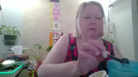 Snapshot of ivyjane3522 chatting on April 9, 2026, 3:17 pm ivyjane3522 online show from April 9, 2026, 3:17 pm